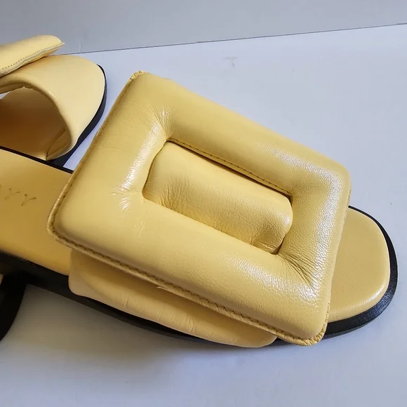 BOYY Leather Flat Sandals Size 39 Light Yellow